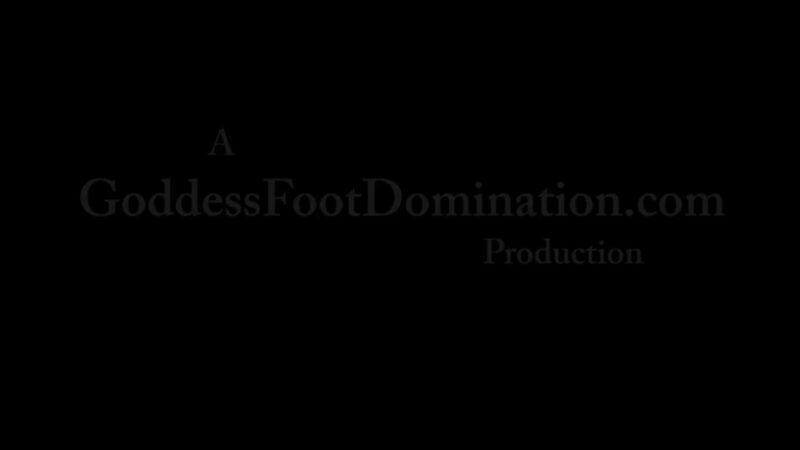 Daisy Summers Footjob