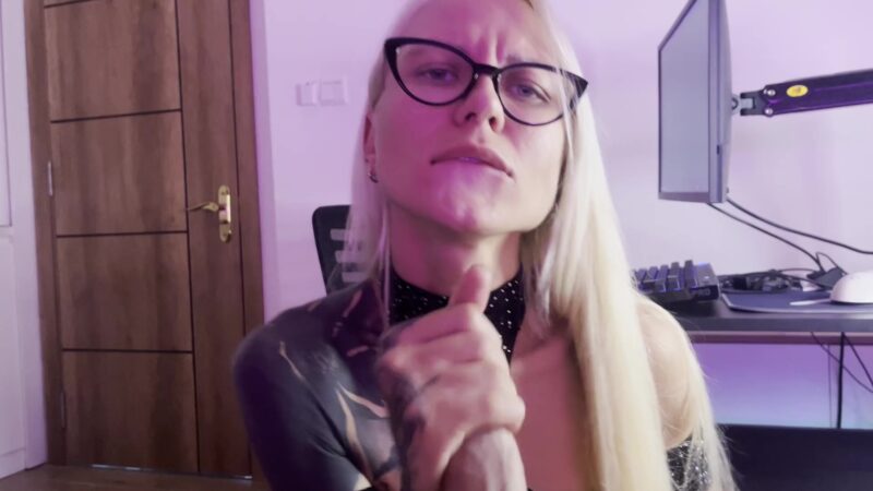 Naughty Czech teen 18+ Spreads Her Spread Twat To The Bizar