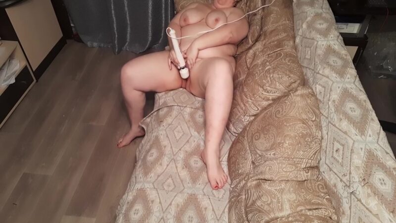 Naughty Bbw Plays With Her Pussy With Vibrator And Dildo