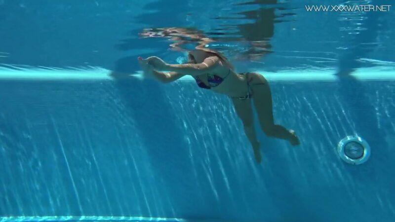Russian Pornstar Hot Babe Strips Underwater With Mary Kalisy