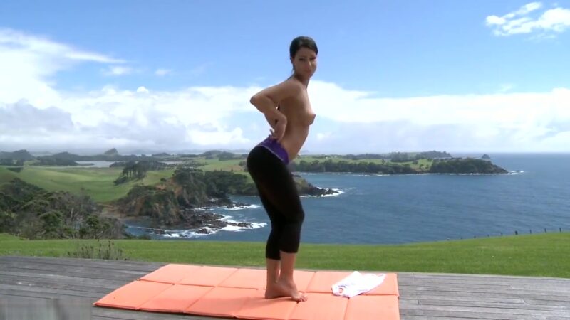 Melissa Mendiny In Yoga Pants Strip