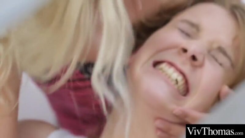 Sexy Lesbians Cant Control Themselves Hungirly Eat Each Others Pussies
