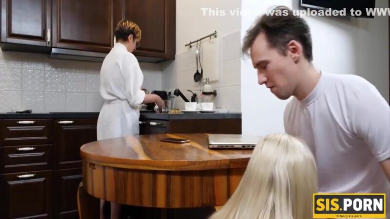 Girl With Playful Eyes Hides From Stepmom For Quick Sex With Stepbro In Bed