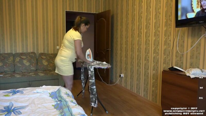 Onlegged girl at home